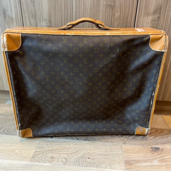 1970s Vintage Louis Vuitton Suitcase - Picture 2 of 9